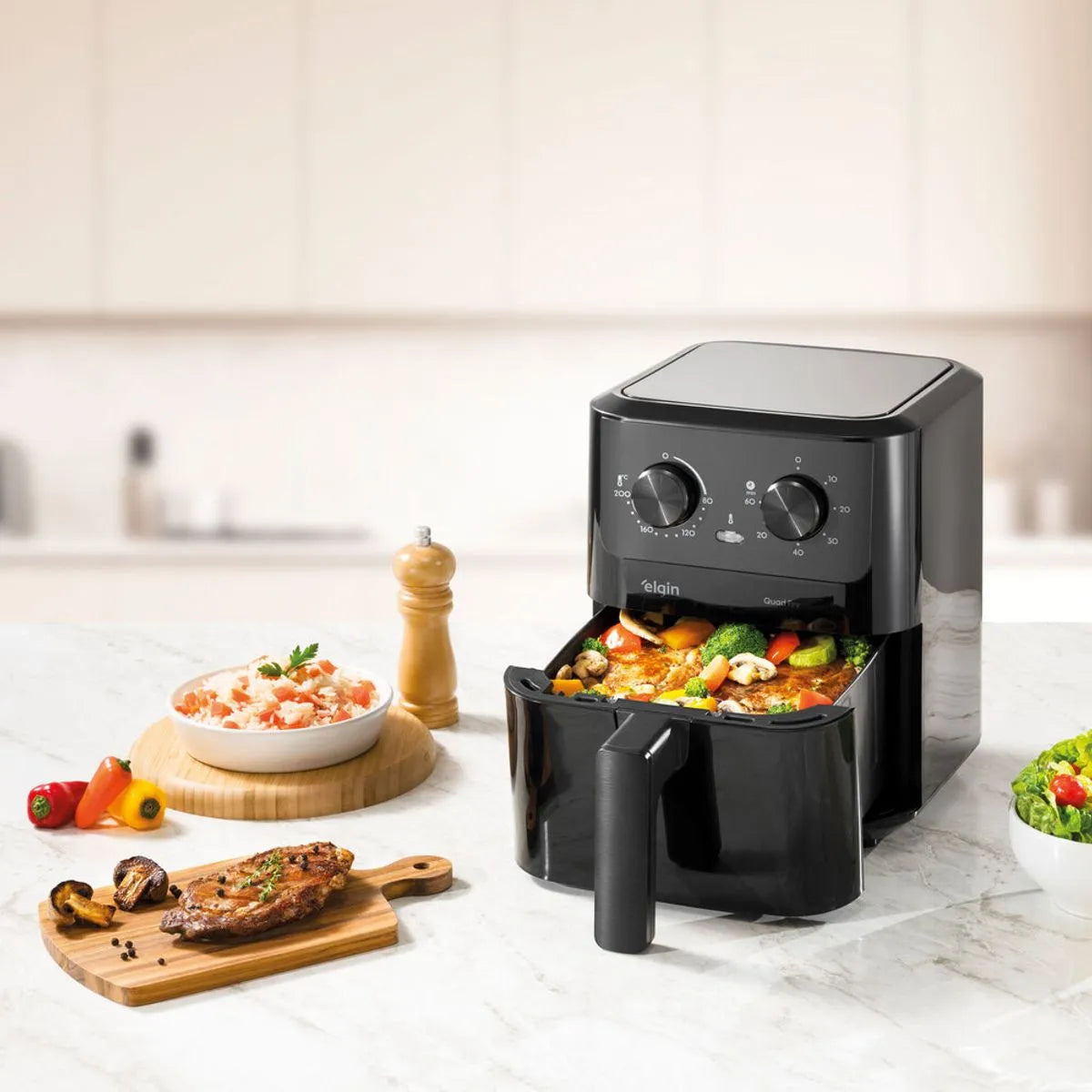 Fritadeira Air fryer Quad Fry- 1.400W, 4,2L, Preta com Tecnologia Air Circuit 360°