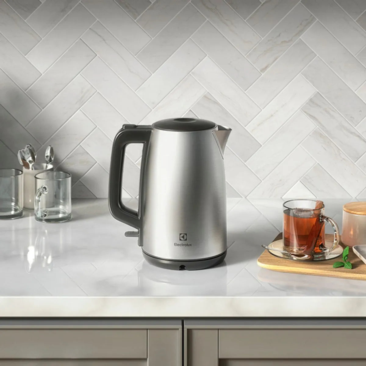 Chaleira Elétrica Electrolux 1,7L Experience com Desligamento Automático (EEK25)