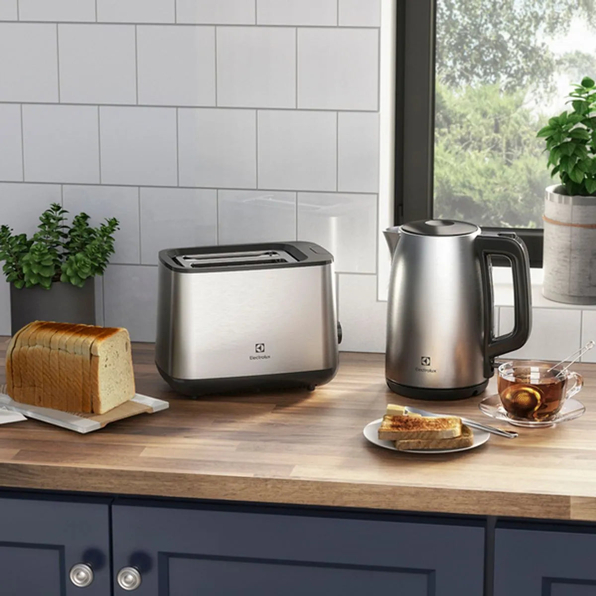 Chaleira Elétrica Electrolux 1,7L Experience com Desligamento Automático (EEK25)